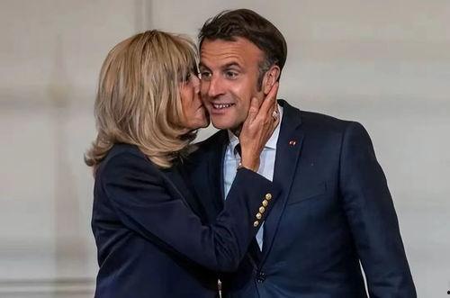 马克龙和妻子照片
