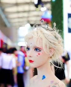 迪丽拉整容前的照片,迪丽拉整容前后的惊人对比