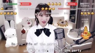 美女主播演唱成都,美女主播倾情演绎，歌声传颂巴蜀风情